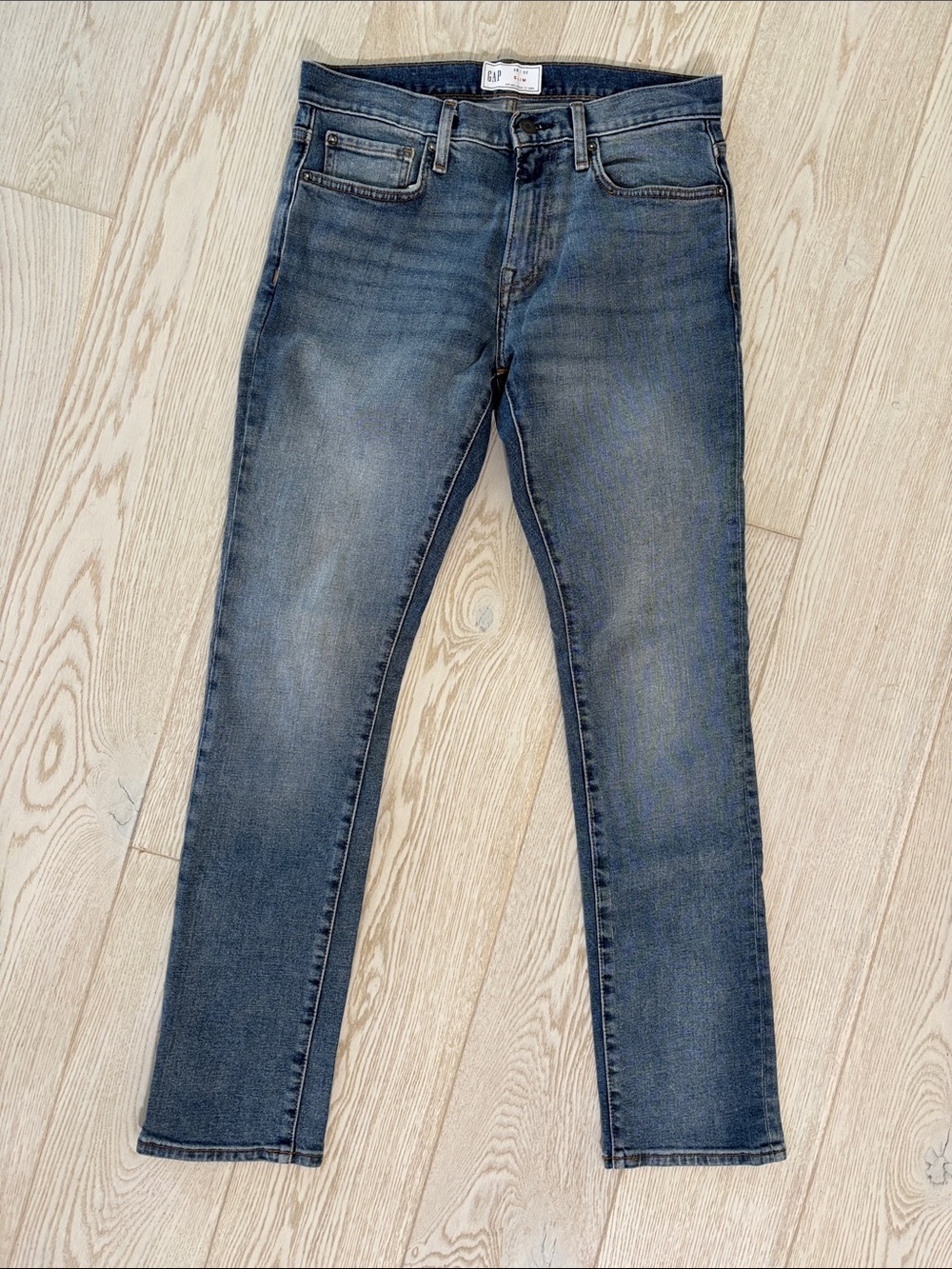 Gap men’s 29x32 slim jeans.